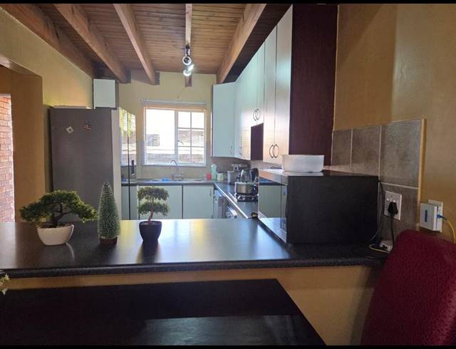 3 BEDROOM TOWNHOUSE FOR SALE IN MONTANA